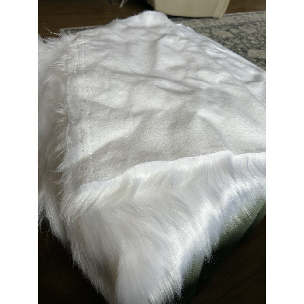 White Long Haired Faux Fur Fabric 19” X 45” Crafts Gnome Beards Decorating - Picture 6 of 6